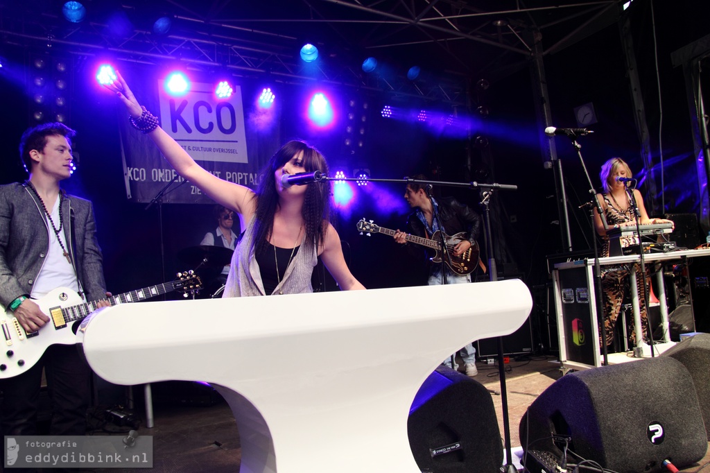 2011-05-05 Proper Outfit - Bevrijdingsfestival, Zwolle 014